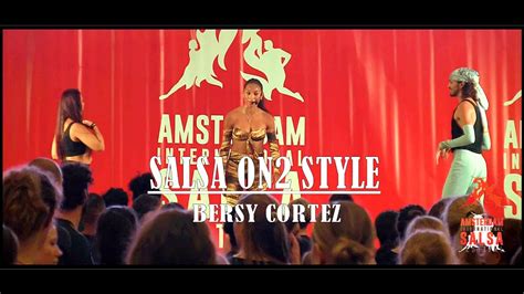 ¡Qué Locura! De Onverwachte Salsa Revolutie van Quetzal Cortez in Amsterdam